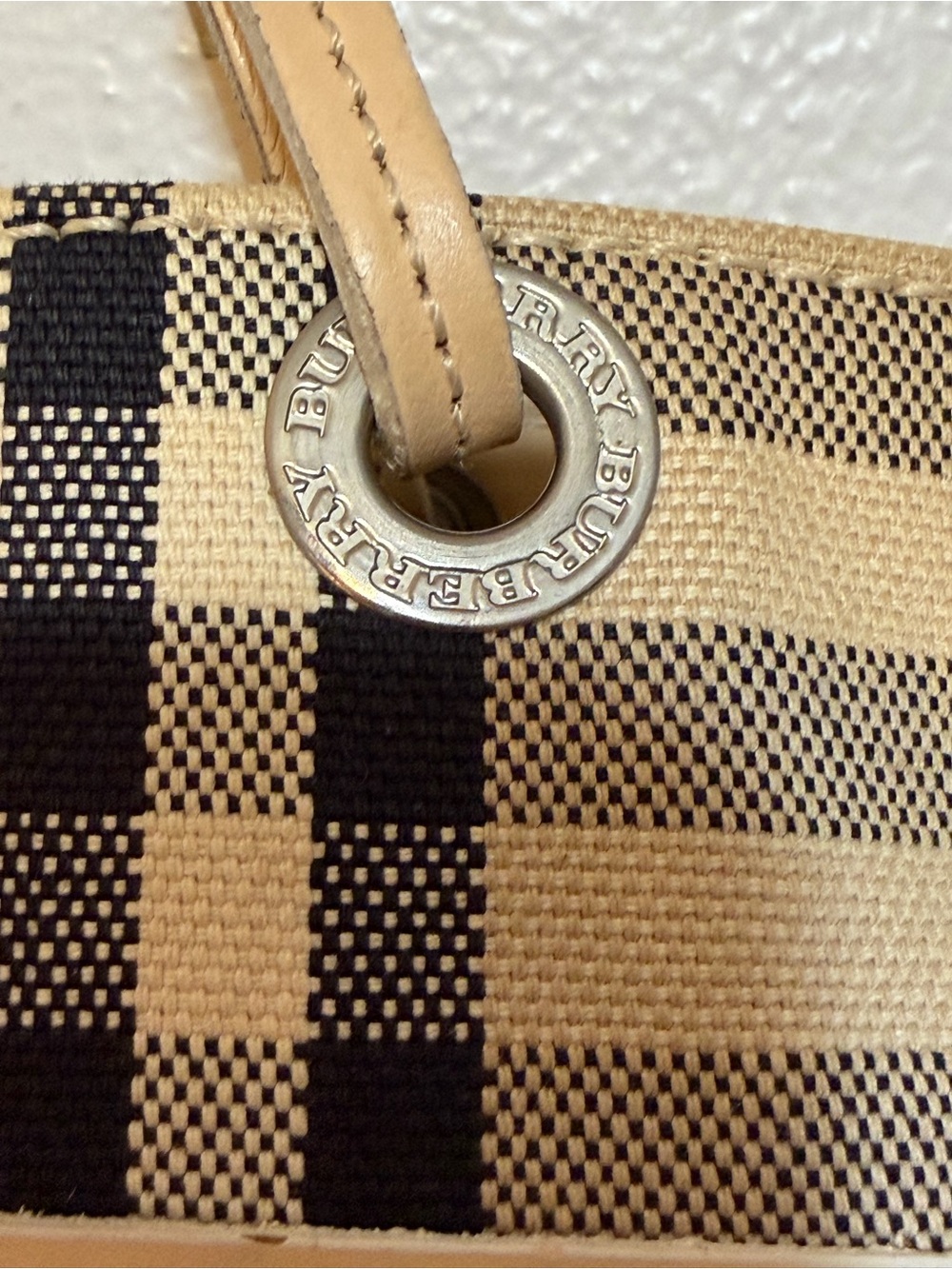 Burberry NOVA CHECK Plaid Canvas Tote with Tan Leather Trim Made in Italy - Picture 4 of 16